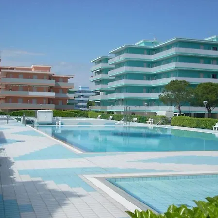 Flat For 6 With 12 Shared Pools - Beahost Semesterbostad Bibione