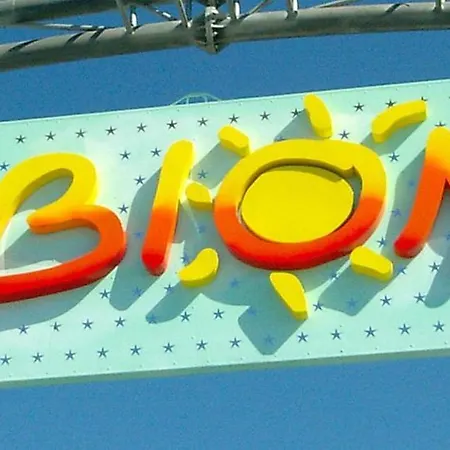 Flat For 6 With 12 Shared Pools - Beahost Bibione