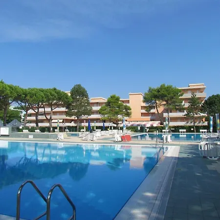 Flat For 6 With 12 Shared Pools - Beahost Ferienhaus