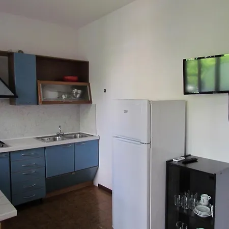 Semesterbostad Flat For 6 With 12 Shared Pools - Beahost *