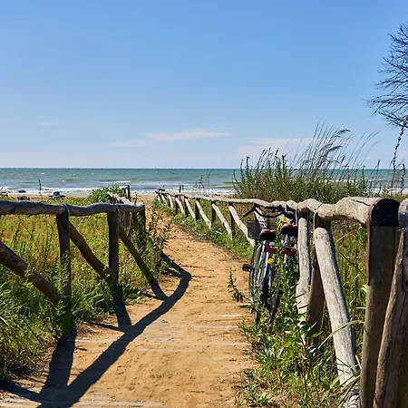 Flat For 6 With 12 Shared Pools - Beahost Ferienhaus Bibione